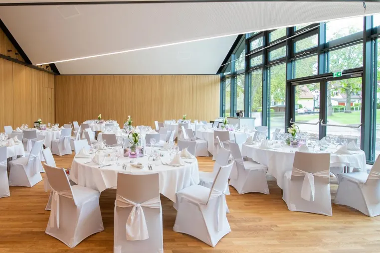 Hochzeitsfeiern im modernen Ambiente der FILDERHALLE Bild: Hochzeitsfeiern im modernen Ambiente der FILDERHALLE