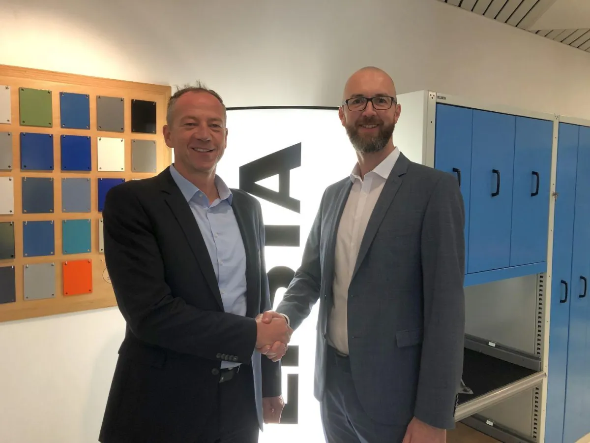 Freuen sich über die Kooperation: Andreas Hembsch, Geschäftsführer der LISTA GmbH (li.), und Aleksan