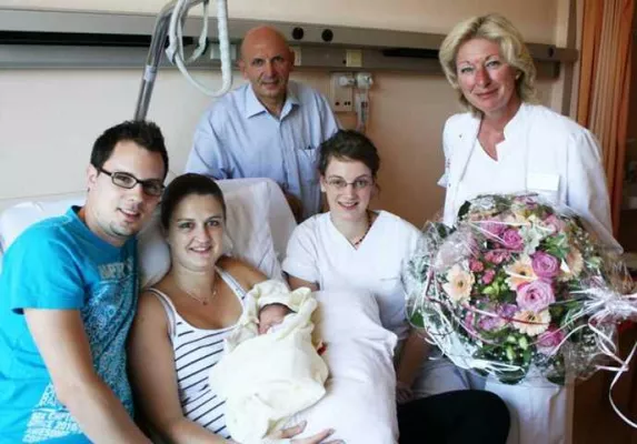 Bild: Das 500. Baby 2011 am Klinikum Niederberg