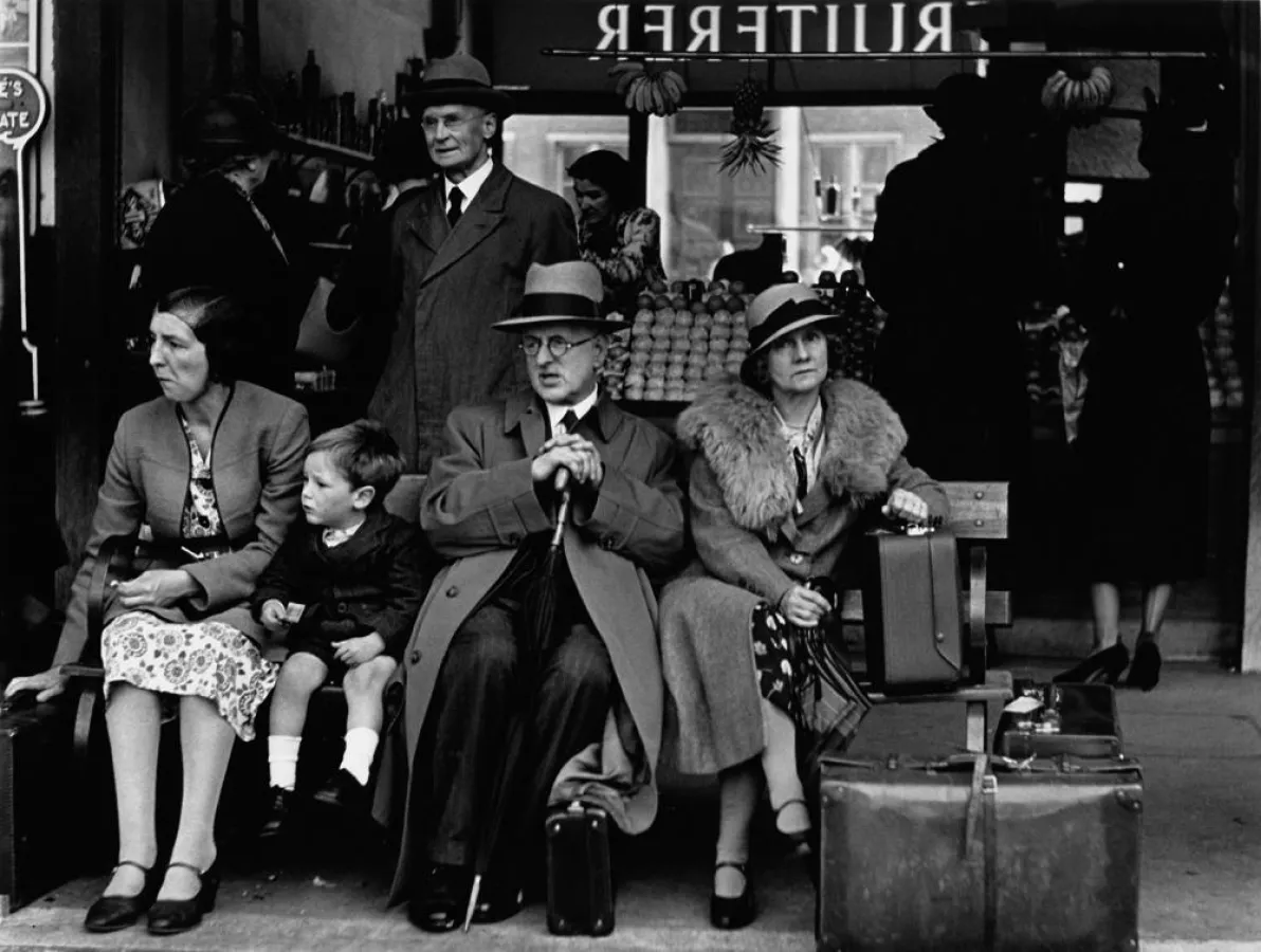 Wolf Suschitzky, Victoria Bus Station, London, 1939