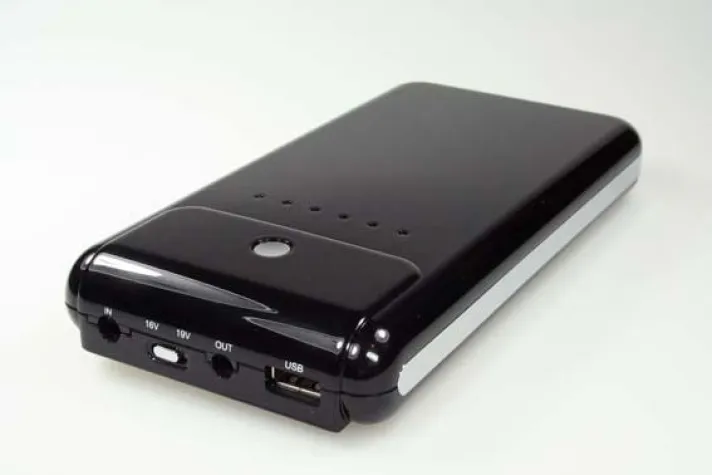 Bild: PowerGuy® L-Charger SL4400, die mobile Stromversorgung für das Notebook