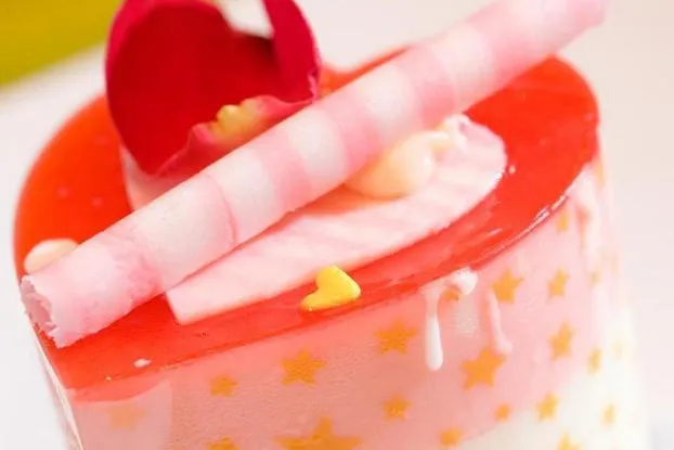 Bild: Ein Herz zum Valentinstag: Kuchenherzen aus der hauseigenen Pâtisserie