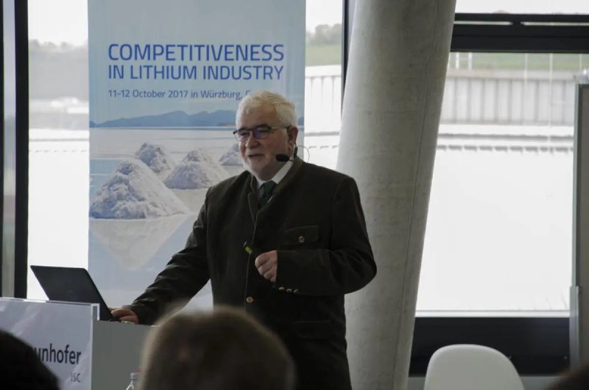 Patrice Christmann, Krysmine consultant and chair for the mining session within the EIT RawMaterials workshop, opened the Lithium mining session (© Fraunhofer ISC)