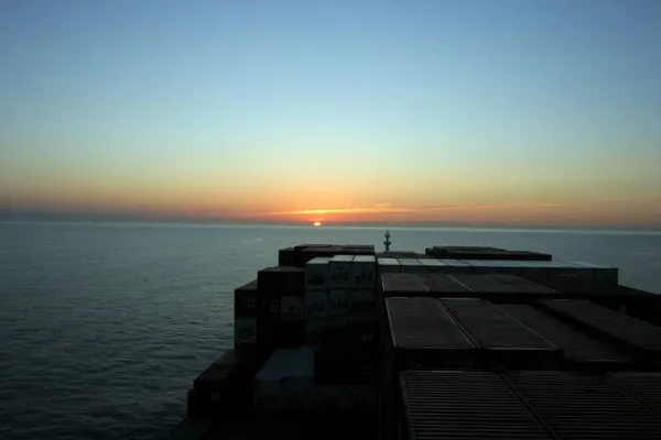 Frachtschiffreisen durch den erweiterten Panamakanal Bild: Frachtschiffreisen durch den erweiterten Panamakanal