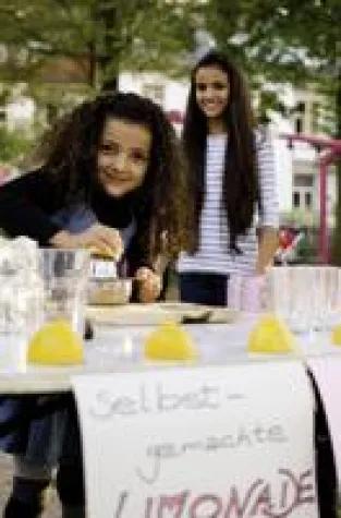 Fotowettbewerb „REACH FOR YOUR STARS“ zur Gründerwoche 2011 Bild: Fotowettbewerb „REACH FOR YOUR STARS“ zur Gründerwoche 2011