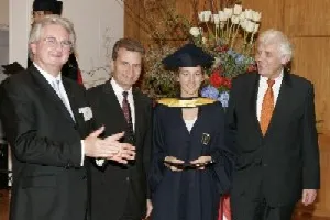 MBA-Graduierung - Oettinger gratuliert Bild: MBA-Graduierung - Oettinger gratuliert