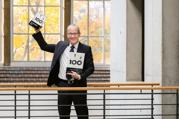 TOP 100-Erfolg: Würdigung der DFE Chemie durch Ranga Yogeshwar Bild: TOP 100-Erfolg: Würdigung der DFE Chemie durch Ranga Yogeshwar