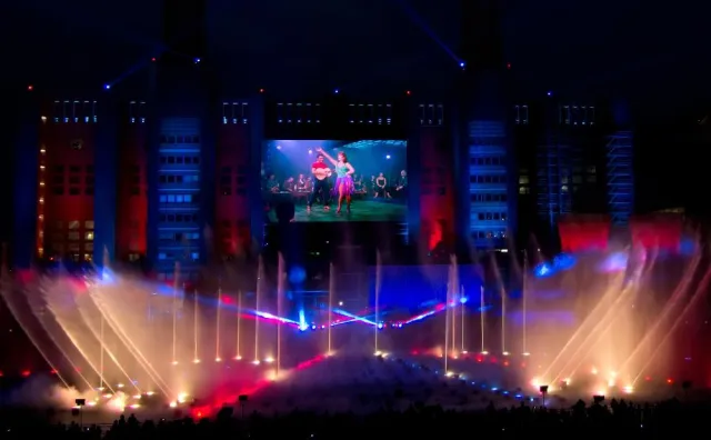 Furiose Wassershows der Autostadt in Wolfsburg Bild: Furiose Wassershows der Autostadt in Wolfsburg