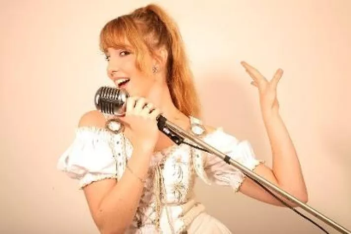 Bild: Michelle Ryser plant Fantreffen 2012 in Berlin