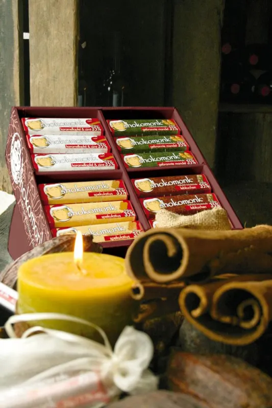 Das vorsortierte Weihnachtsdisplay bringt die shokomonk-Riegel optimal zur Geltung