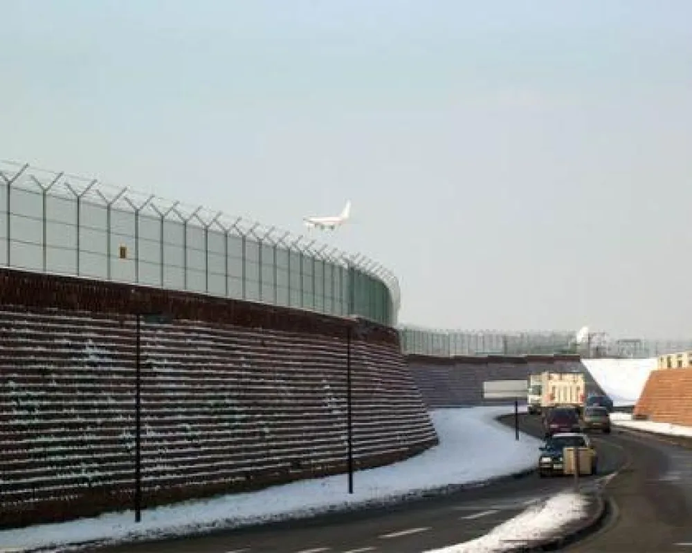 Das Produkt Betotitan – Hier auf der Autobahn zum Flughafen Orly (Umgehung von Villeneuve-Le-Roi)