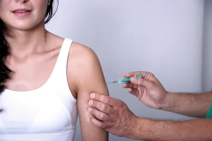Bild: Frauenärzte impfen Frauen mit Kinderwunsch