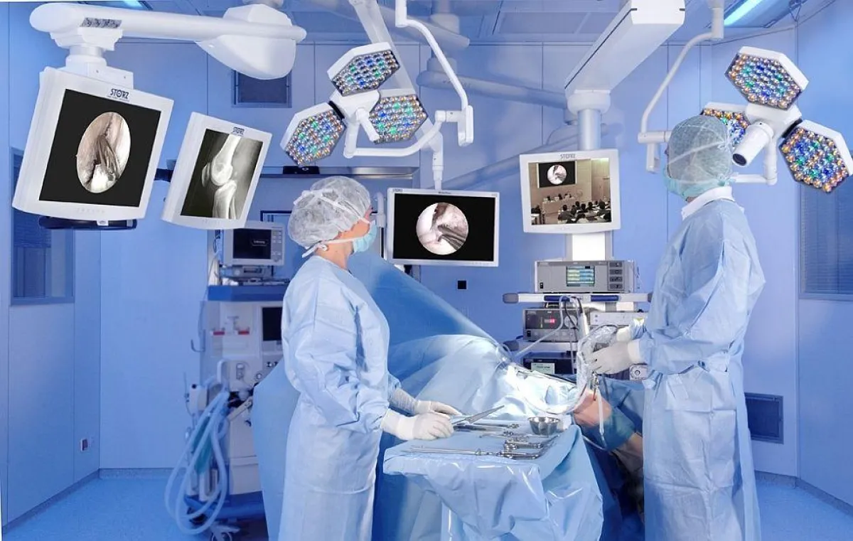 Minimal-invasiver Eingriff im Hightech-OP OR1. Quelle: © KARL STORZ GmbH & Co. KG, Tuttlingen