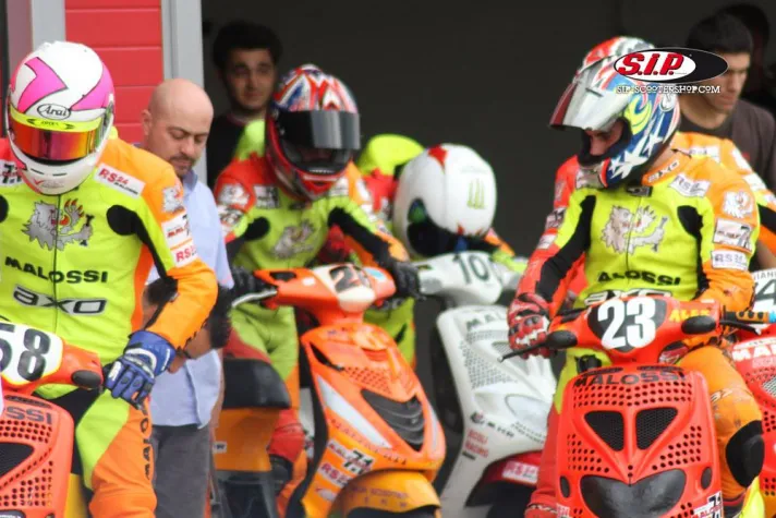 Bild: SIP Scootershop Rennteam auf den MALOSSI Race Days 2009