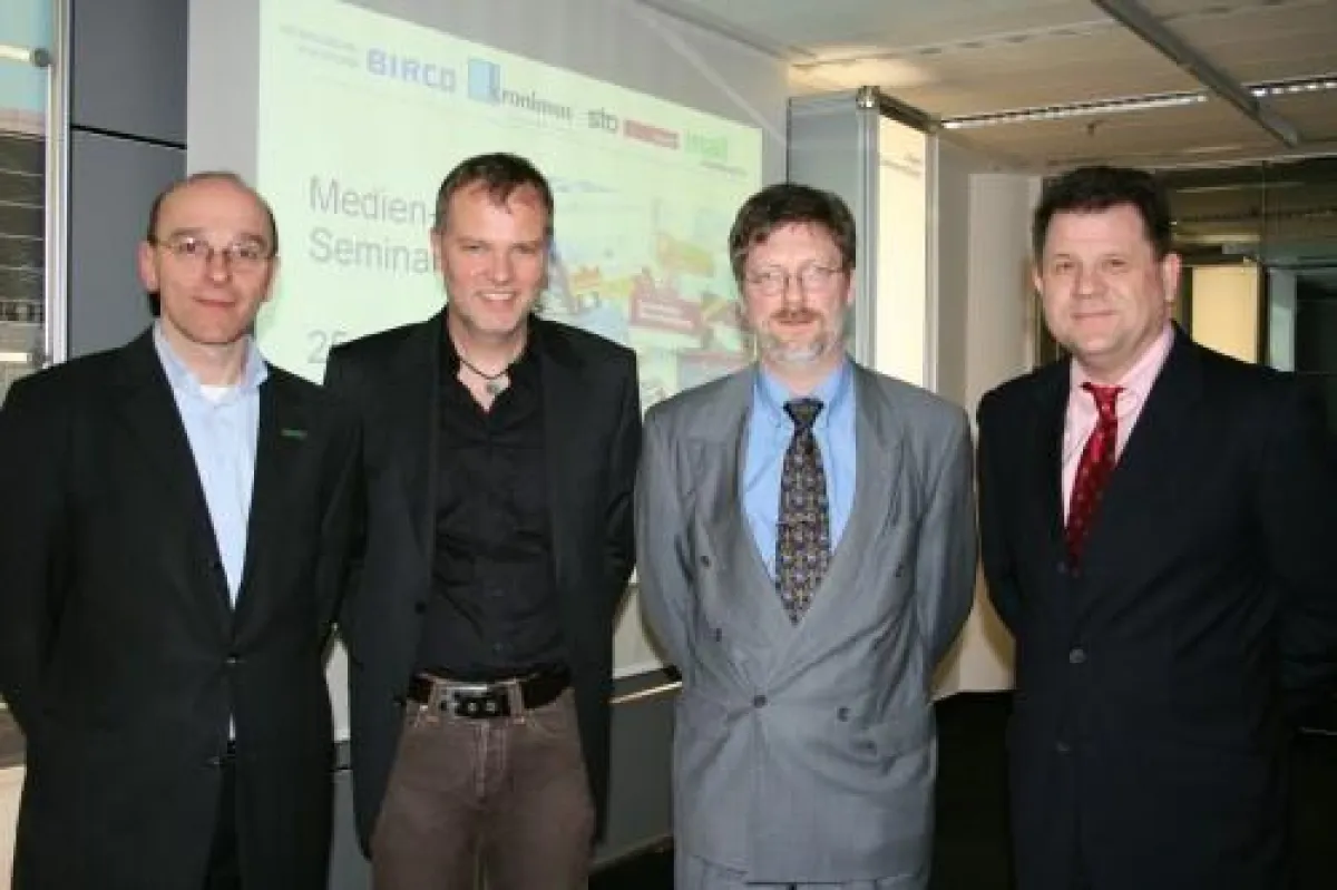 Markus Böll (Mall GmbH), Knut Maria Siebrasse (Chefredakteur „Hotel & Technik“), Dr. Lukas Weber (FAZ) und Stephan Schlentrich (SWR Mainz) beim Medien-Seminar in Frankfurt (v. links n. rechts) (Mall G