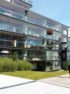 Bild: Lumon präsentiert Balkon- und Terrassenverglasungen sowie Balkonfassadenlösungen auf der Messe BAU 2019