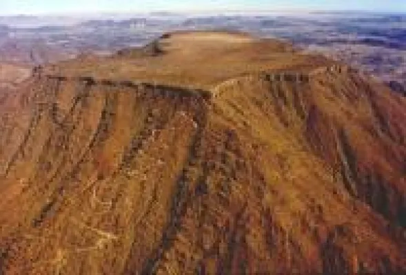 Bild: Alluna Optics liefert 70cm Spiegel für IAS Sternwarte