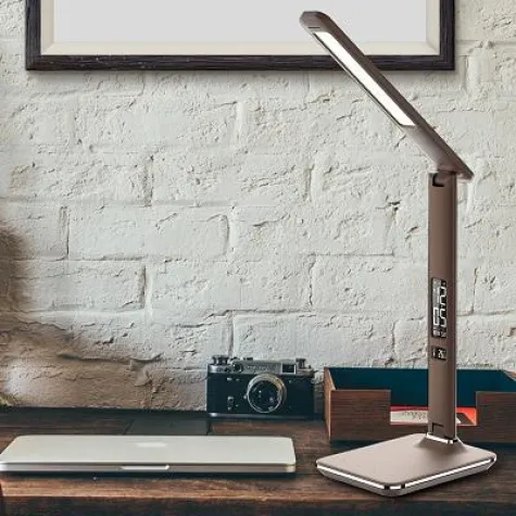 Bild: Brandneu – WILIT Schreibtischlampe mit USB Anschluss und Mehrfachfunktion