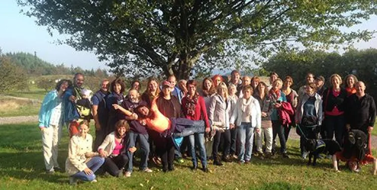 "Auswege"-Camps: Psychotherapie ohne Psychotherapeuten Bild: "Auswege"-Camps: Psychotherapie ohne Psychotherapeuten