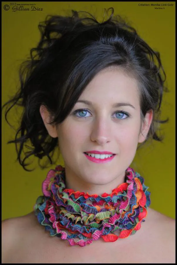 Plissierte Stoff- und Modeträume aus dem Atelier du Requista