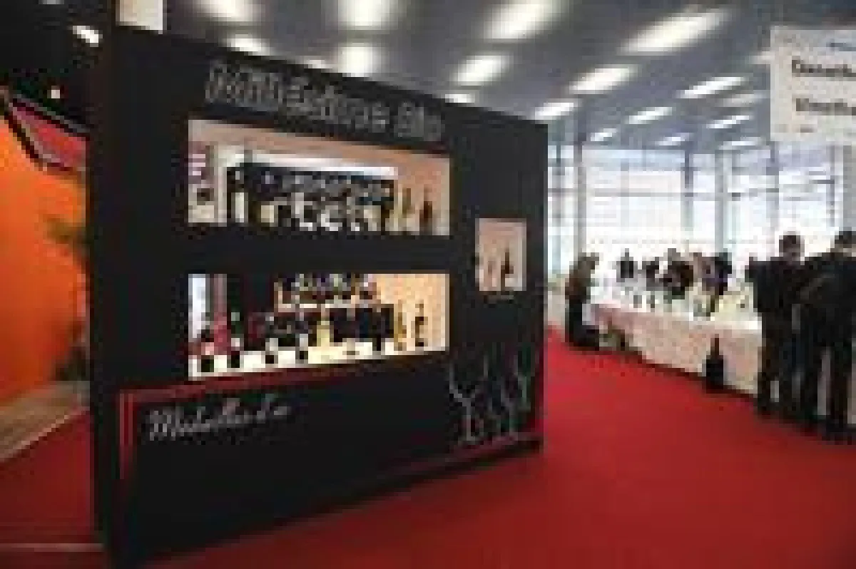 Auf der ?Millésime Bio 2011? stellen zertifizierte ökologische Weinbauer ihre neuen Jahrgänge vor.
