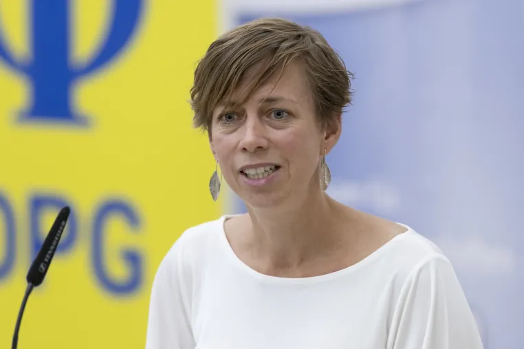 Bild: Ars Legendi-Fakultätenpreis für exzellente Hochschullehre in der Kategorie Biologie an Maren Ziegler vergeben