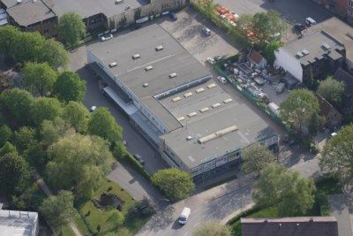 Der Hamburger Werzeughandel Emil Lüdemann aus der Luft gesehen.