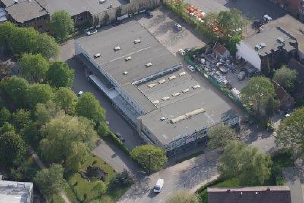 Der Hamburger Werzeughandel Emil Lüdemann aus der Luft gesehen.