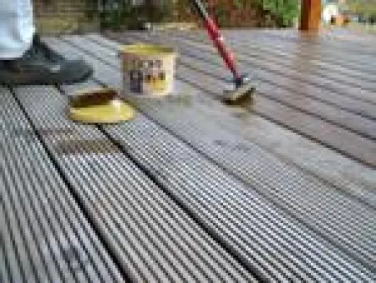 Bild: Sonnenschutz für die Lärchenholz-Terrasse