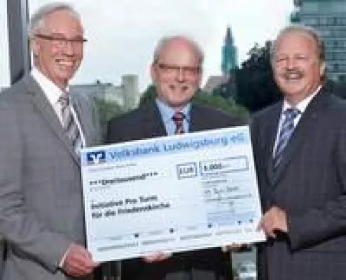 Bild: 3.000 Euro für die Initiative „pro Turm“