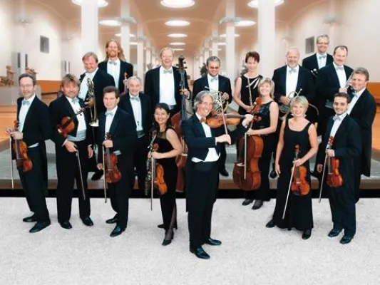 Bild: Im Strauss-Jubiläumsjahr 2009 lädt Zell am See-Kaprun ab dem 8. August zur Hochkultur auf die Schmittenhöhe