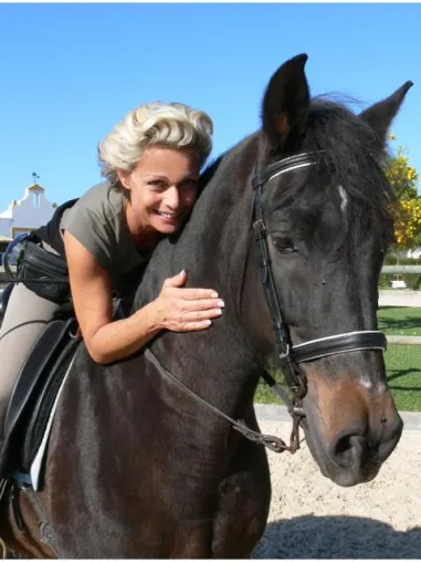 Bild: Renée - Ehefrau des Sängers Nino de Angelo - verliebt in einen Spanier?