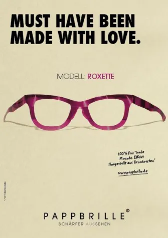 Bild: Berliner Designer kreiert die Brille aus Pappe