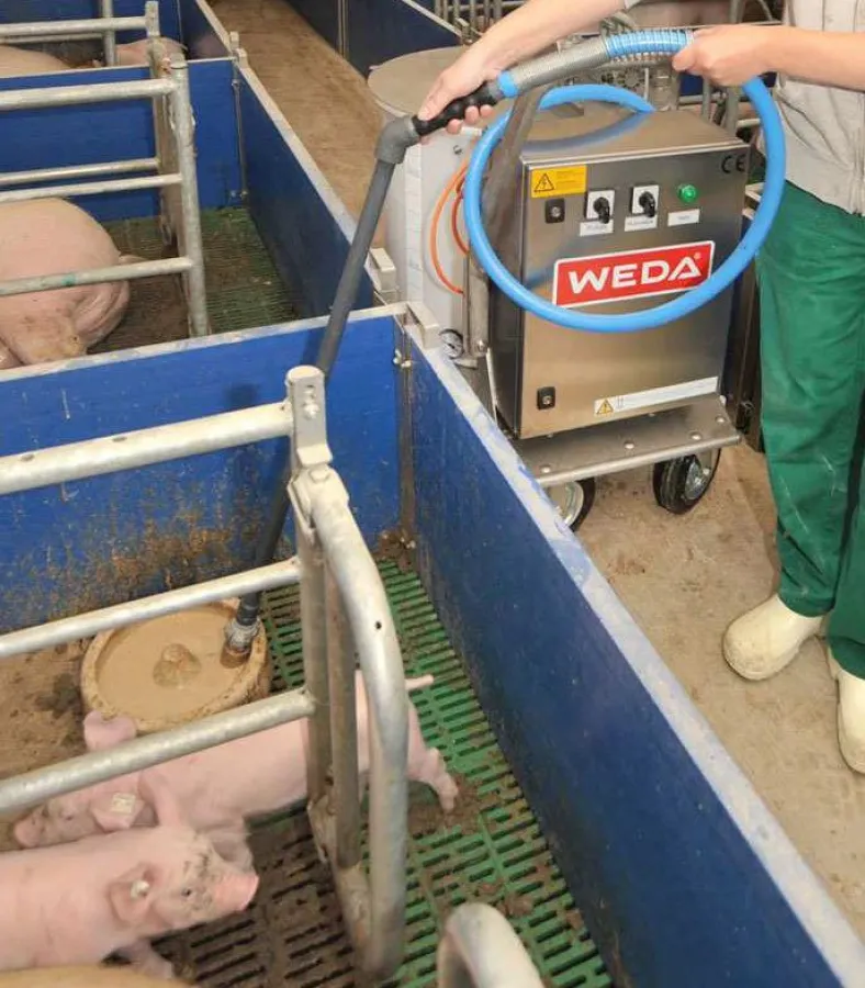 Auch bei der Vergabe des Futters wird nichts verschwendet