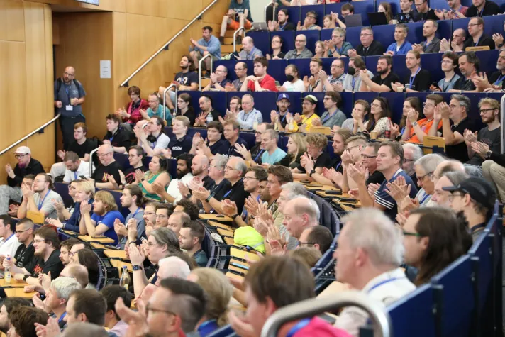 Bild: FrOSCon in der Hochschule Bonn-Rhein-Sieg – lebendiger Treffpunkt der Open-Source-Community