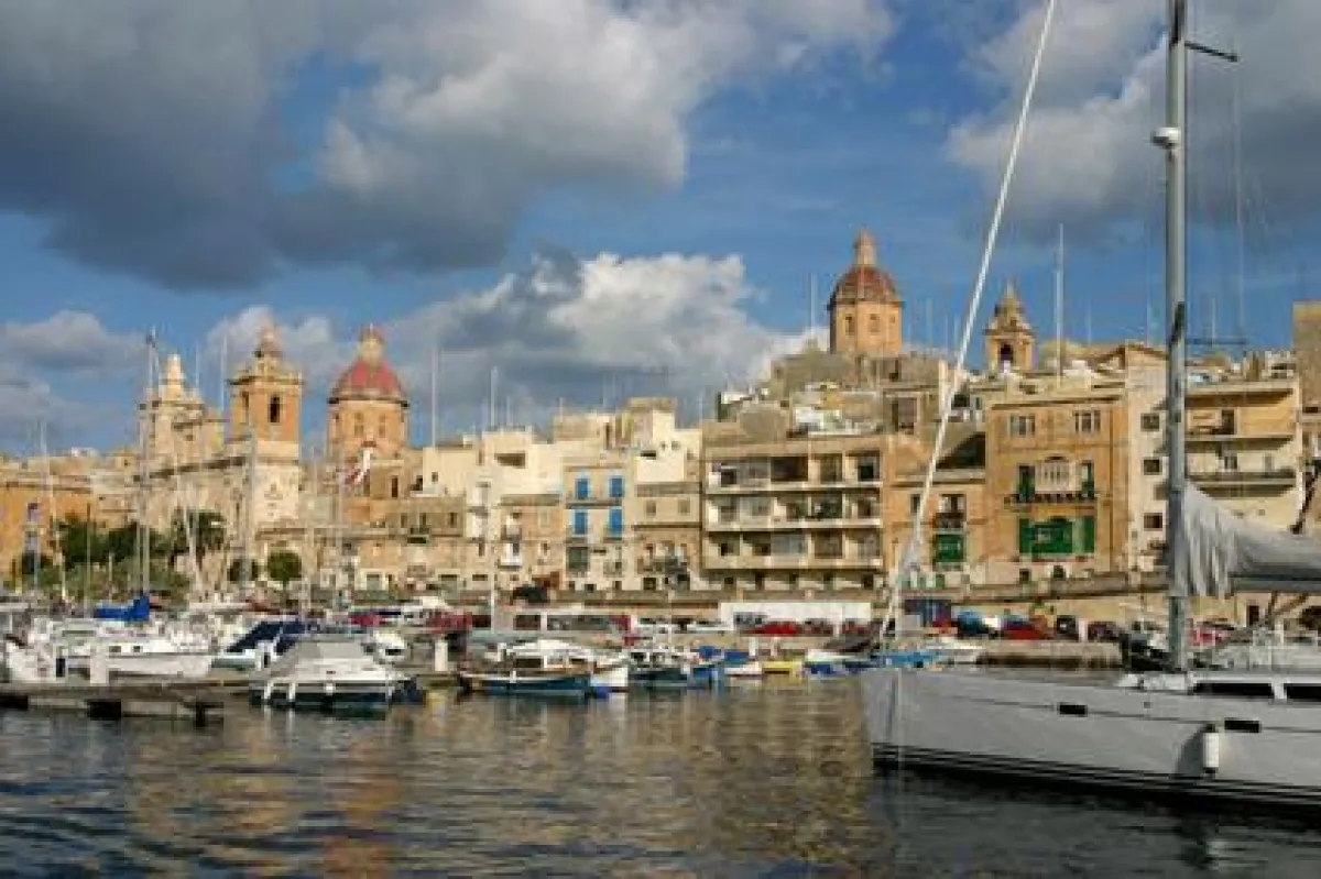Malta: Segeln vor prächtiger Kulisse