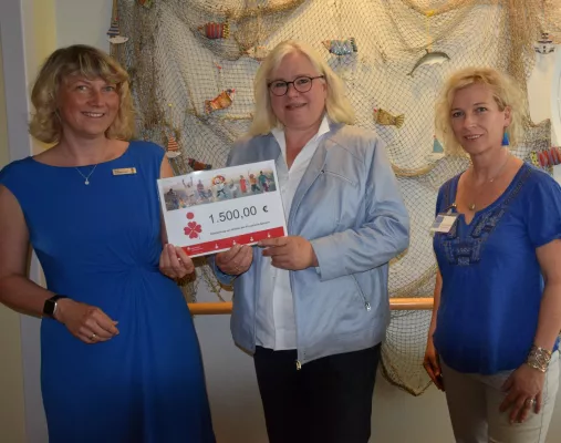 Bild: Sparkasse Vorpommern unterstützt Internetauftritt  des Rügener Hospizvereins
