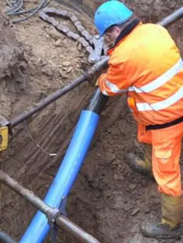 Aus Alt mach Neu – Mennicke saniert Leitungssystem bei Merck KGaA Standort Gernsheim mit Close-Fit Bild: Aus Alt mach Neu – Mennicke saniert Leitungssystem bei Merck KGaA Standort Gernsheim mit Close-Fit