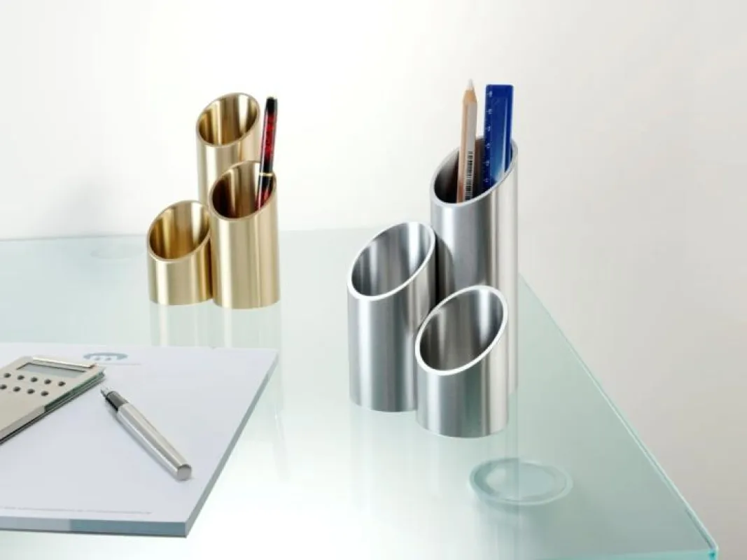 Li Ko DESIGN Stiftehalter aus Aluminium und Messing