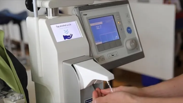 „Bachelor Award“ für Händehygiene-Feedback-System Bild: „Bachelor Award“ für Händehygiene-Feedback-System