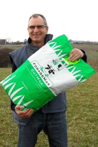 Bild: FarmSaat AG bietet neue Gräsermischung zur Untersaat