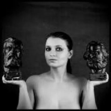 BÜSTENHALTER - KALEIDOSKOP DER WÖRTER Bild: BÜSTENHALTER - KALEIDOSKOP DER WÖRTER