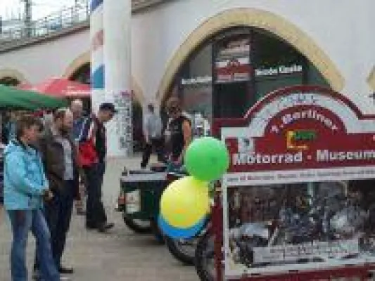 Bild: Das 1. Berliner DDR Motorrad-Museum startet in den Mai mit Ost-City-Tour und MZ-Verlosung