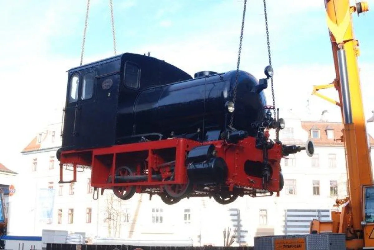 Die alte Dampflok auf dem Weg nach Nördlingen