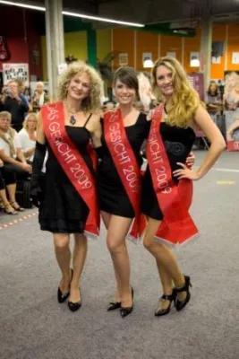 Bild: Die schönsten Frauen aus drei Generationen zum Gesicht 2009 gekürt