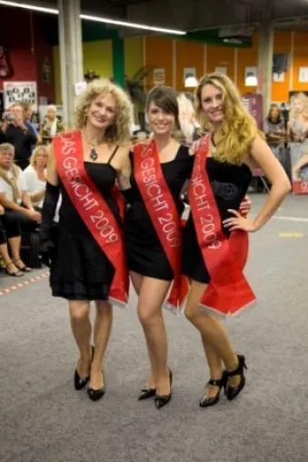 Bild: Die schönsten Frauen aus drei Generationen zum Gesicht 2009 gekürt
