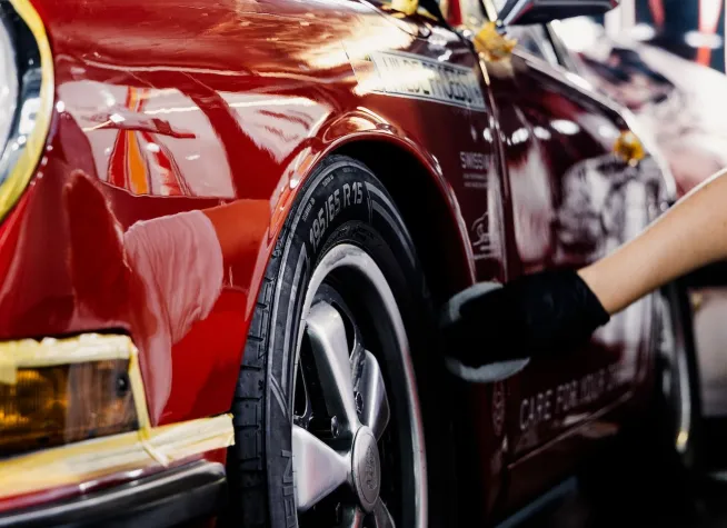 Bild: SWISSVAX vermittelt Fahrzeugpflege-Kompetenz in Experience Workshops am Standort Fällanden