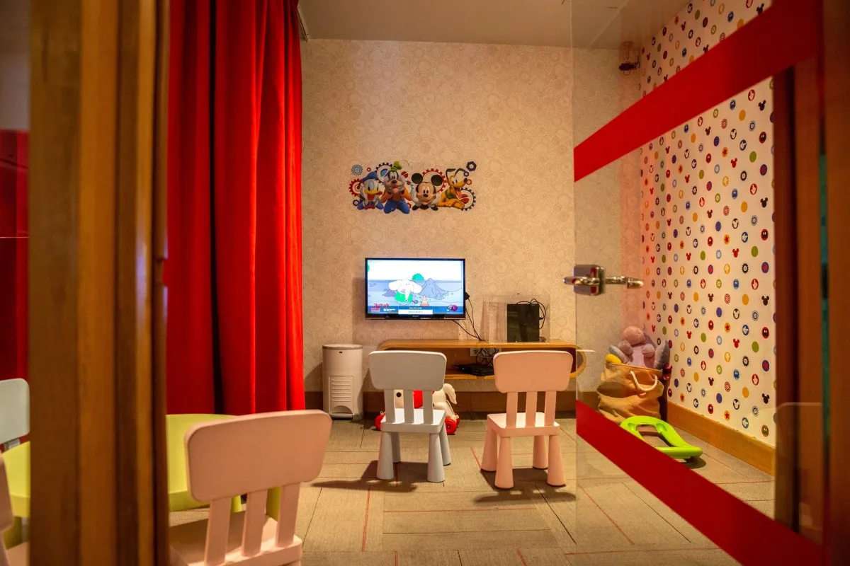 Viele Airport Lounges, die Holiday Extras weltweit vermittelt, haben ein eigenes Spielzimmer.