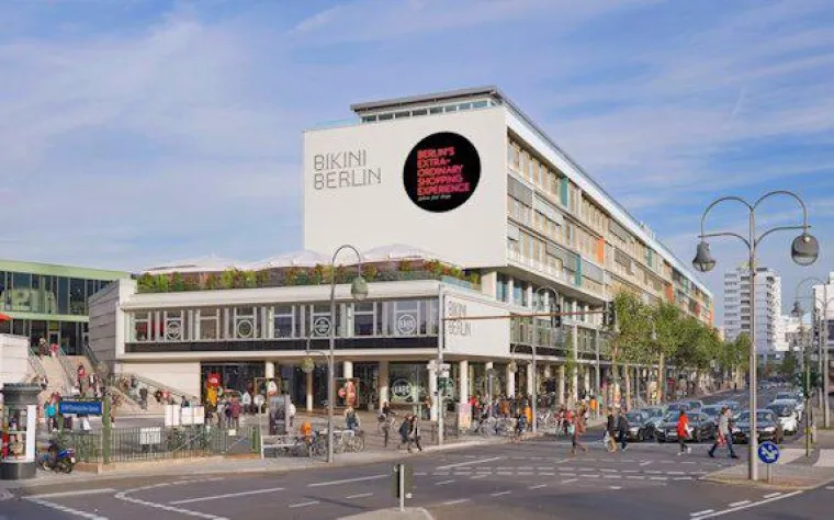 BIKINI BERLIN begrüßt neue POP-UP-STORES POP UP FASHION BERLIN – LAMBERT – BUCHSTABENMUSEUM SHOP Bild: BIKINI BERLIN begrüßt neue POP-UP-STORES POP UP FASHION BERLIN – LAMBERT – BUCHSTABENMUSEUM SHOP