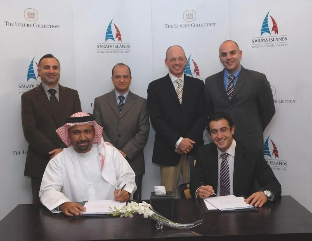 Vertragsunterzeichnung Luxury Collection Resort in Ras Al Khaimah
